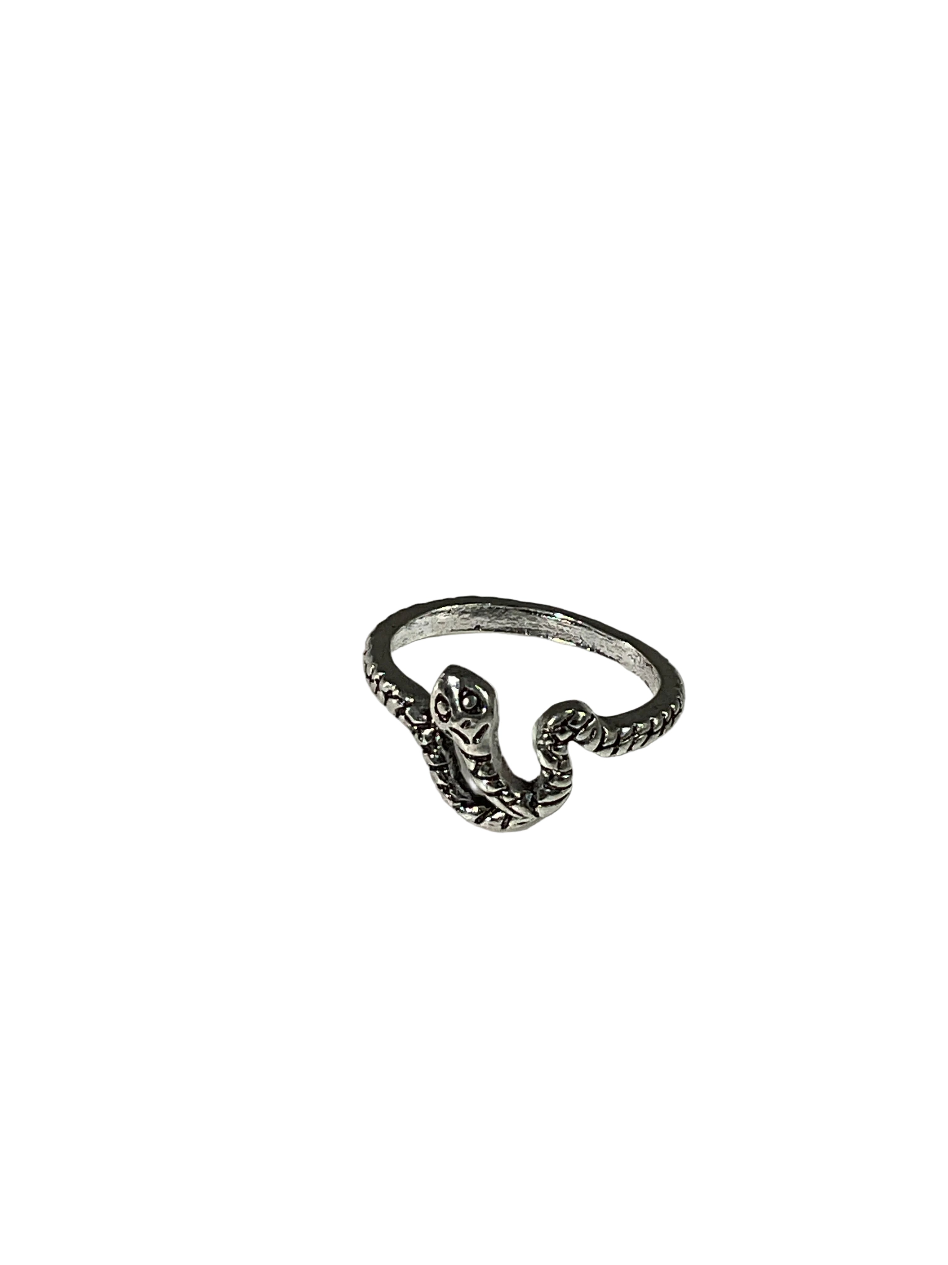 Snakey ring