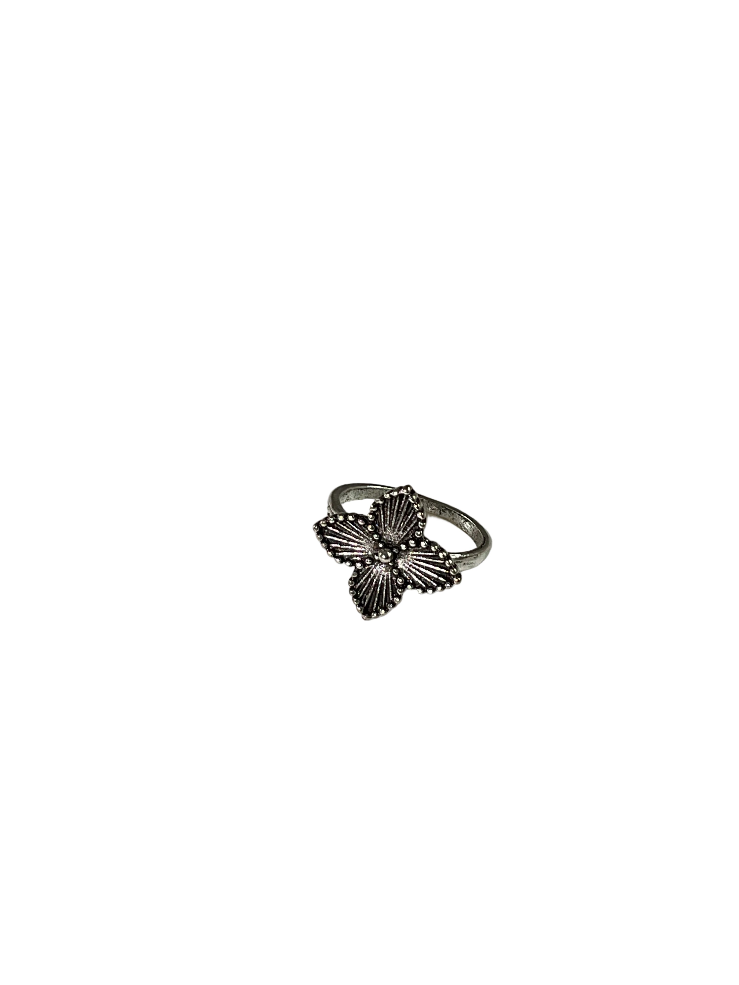 Flower ring